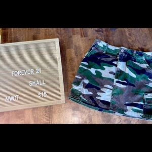 Forever 21 Skirt, Size Small. NWOT!!